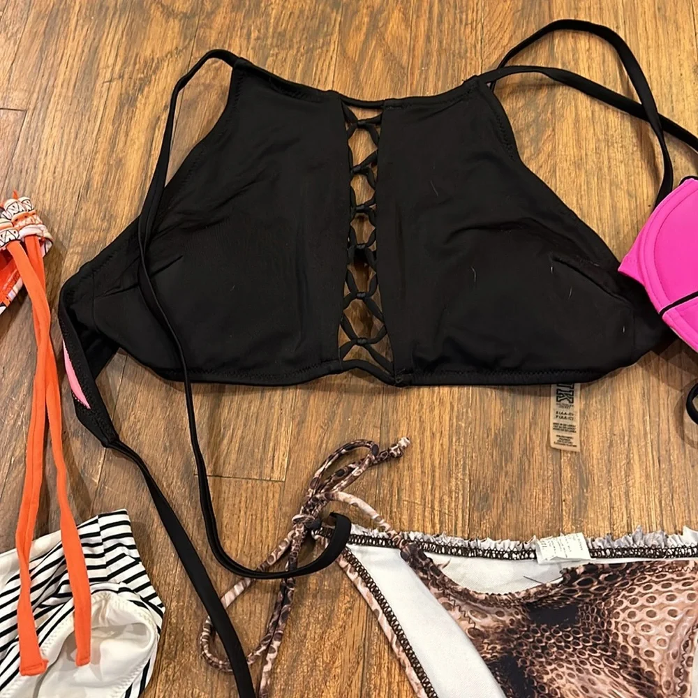 Bathing suit bundle. - Picture 6 of 12